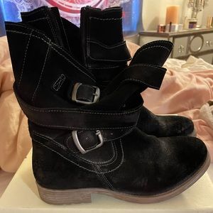 Black suede light weight women’s boots